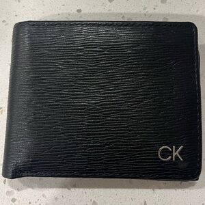 Calvin Klein Men's RFID Slimfold Extra Capacity Wallet